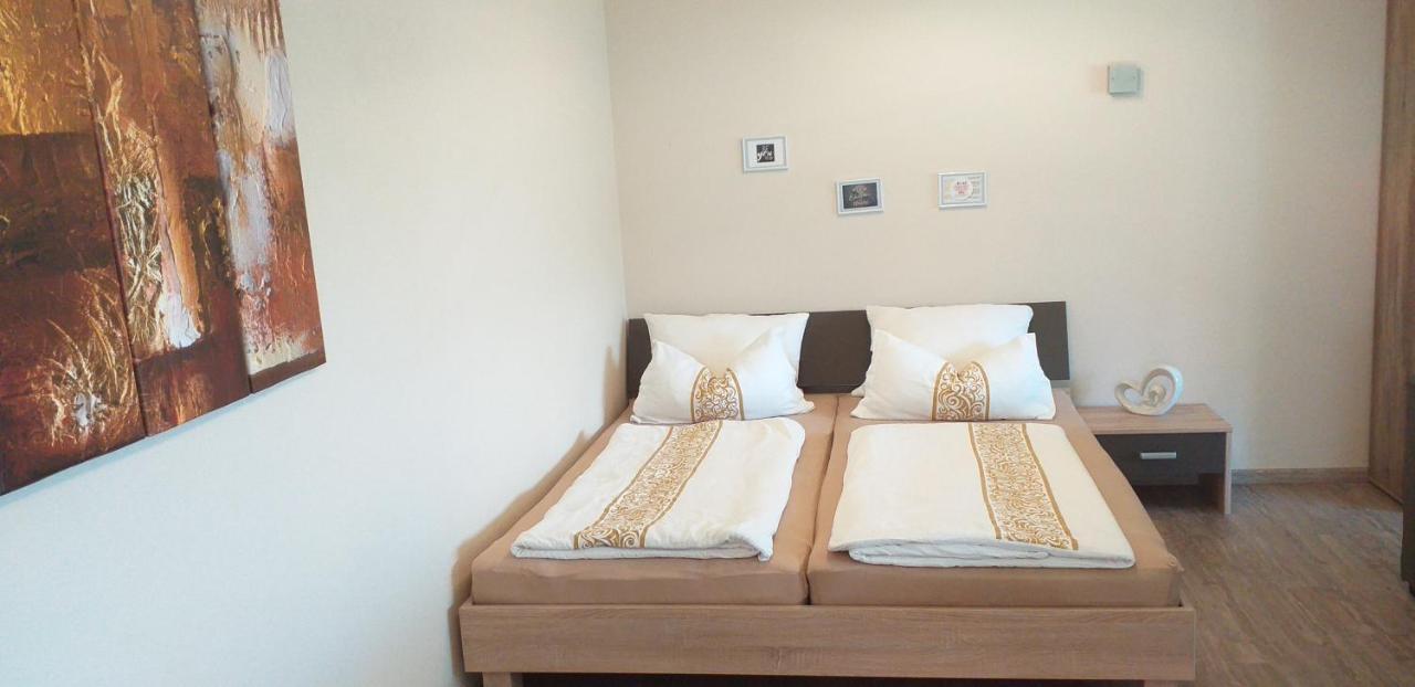 Apartamento Bei Den Geissens Aldersbach Exterior foto