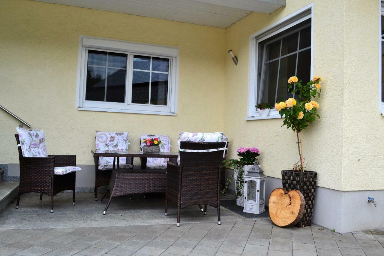 Apartamento Bei Den Geissens Aldersbach Exterior foto